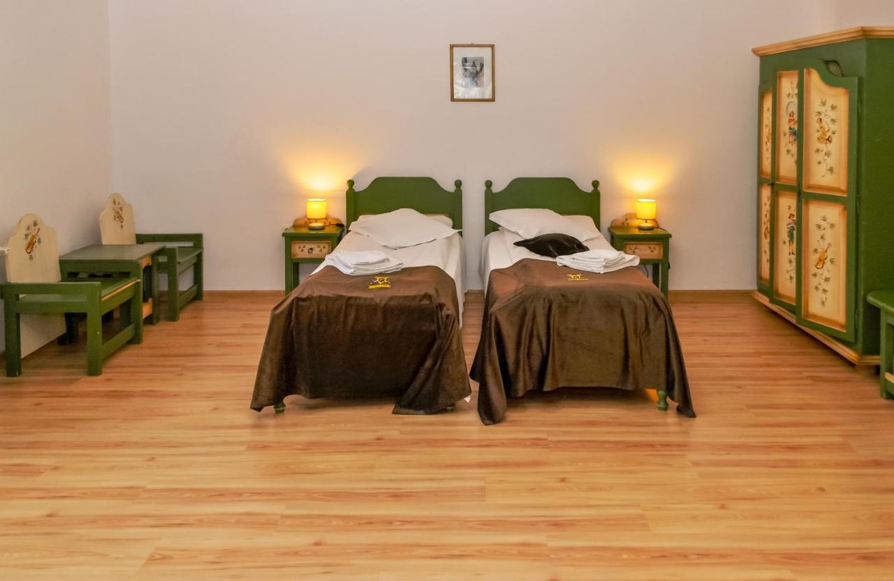 Prolex Turism Srl Hotell Bran  Exteriör bild